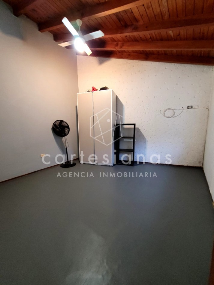HERMOSA CASA 3 DORM CON/PILETA. VILLA RIVERA INDARTE