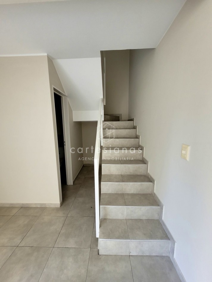 DEPTO ESTILO DUPLEX DE 2 DORM SOBRE CALLE FRANCISCO LAPRIDA | OBSERVATORIO