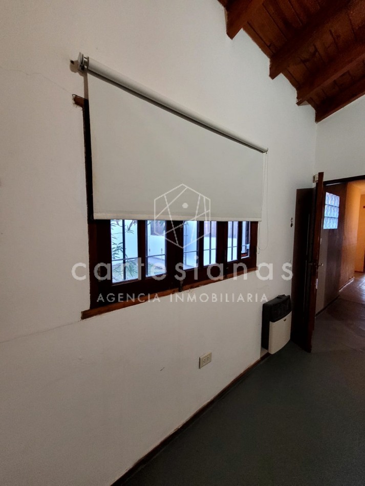 HERMOSA CASA 3 DORM CON/PILETA. VILLA RIVERA INDARTE