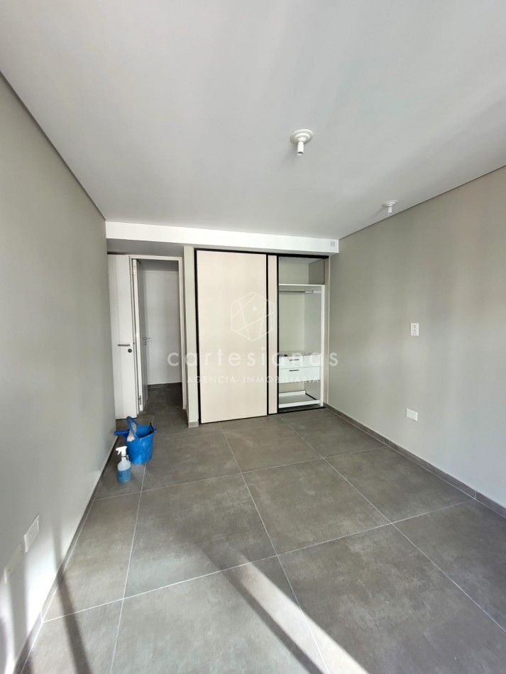 NUEVA CORDOBA DEPTO 2 DORM C/BALCON TERRAZA + 2 BAÑOS COMPLETOS