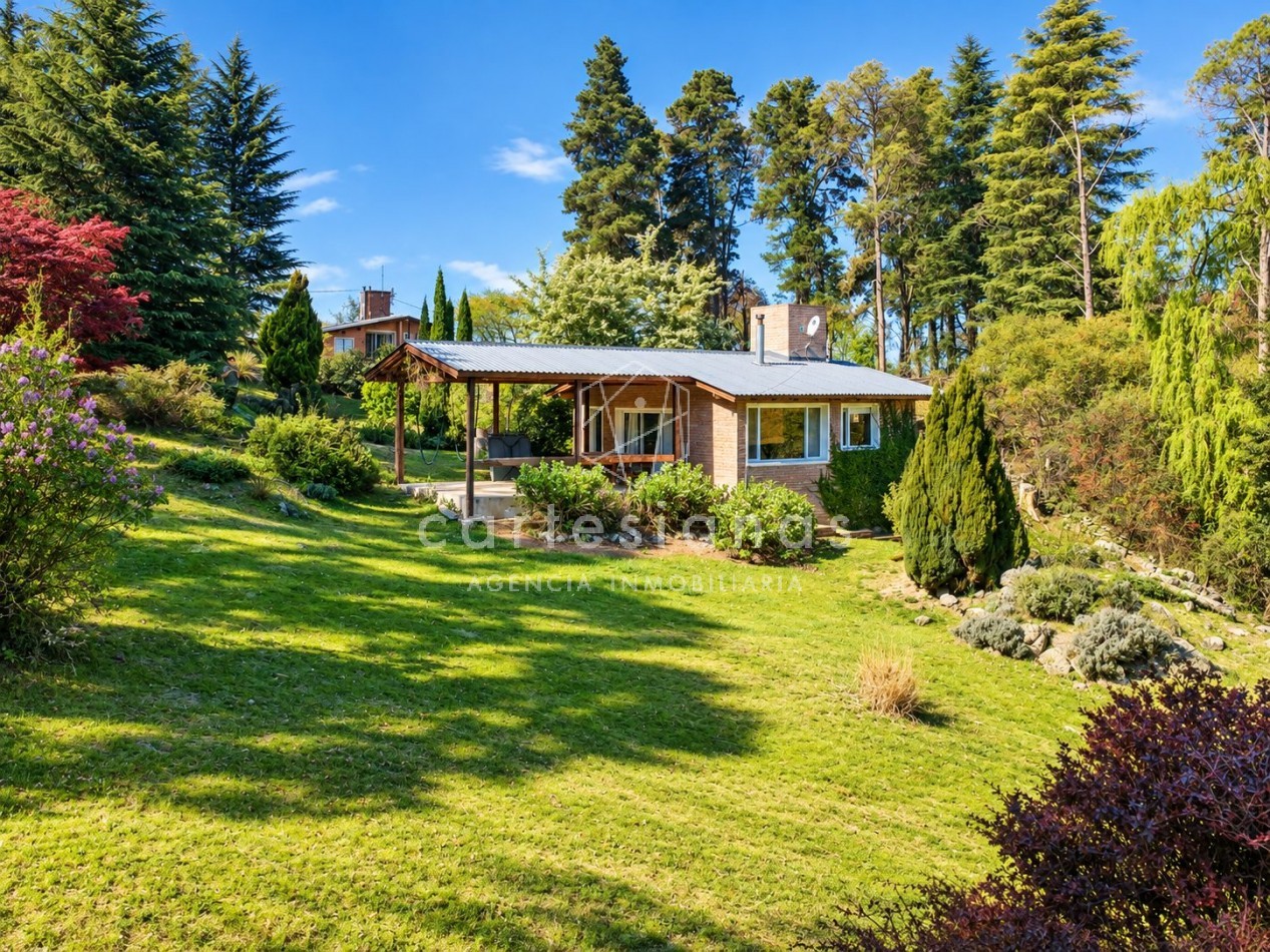 VILLA BERNA. EN VENTA PROPIEDAD DE 2,5 HECTAREAS CON 2 CABAÑAS.