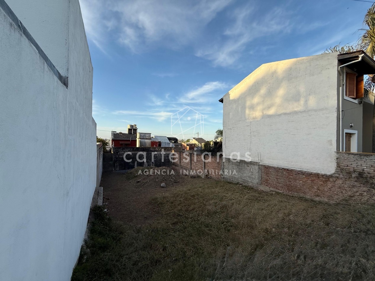 LOTE DE 225 M2. SOBRE DEAN FUNES A MTRS DE AV. COLON. APTO 3 PISOS. ZONA CIUDAD GAMA