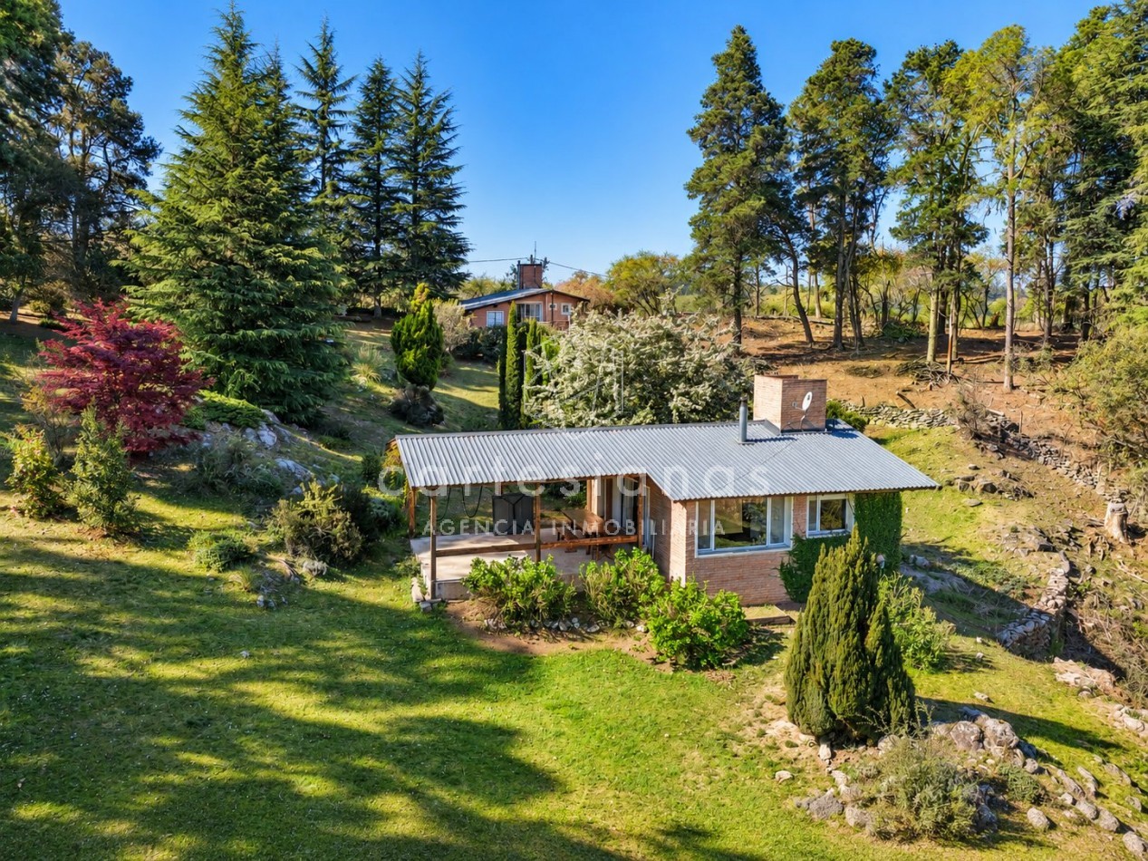 VILLA BERNA. EN VENTA PROPIEDAD DE 2,5 HECTAREAS CON 2 CABAÑAS.