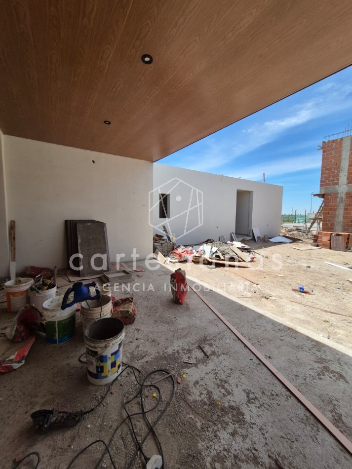 CASA EN PLANTA BAJA DE 3 DORMITORIOS. NOBU/DOCTA.