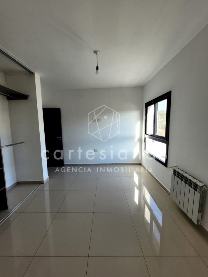 COUNTRY LA CUESTA DUPLEX DE 3 DORM CON HERMOSAS VISTAS!!