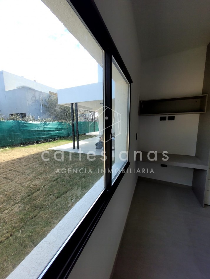 APTO CREDITO HIPOTECARIO LAS CAÑITAS BARRIO PRIVADO CASA DE 2 DORM +ESCRITORIO