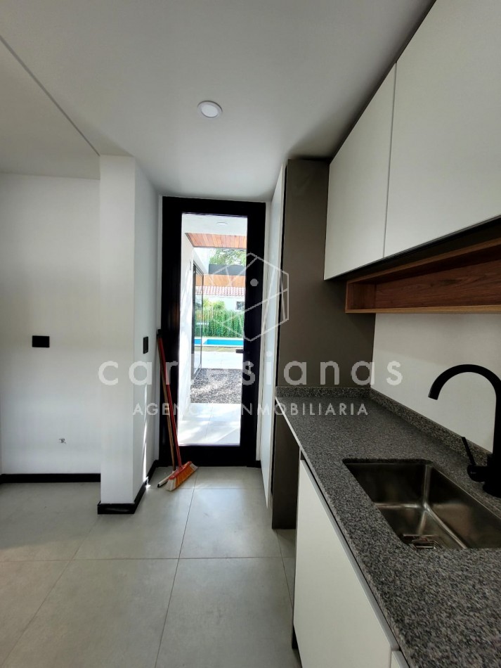 ALQUILER CASA EN HOUSING MAREMMA B° LA CAROLINA - CATEGORIA