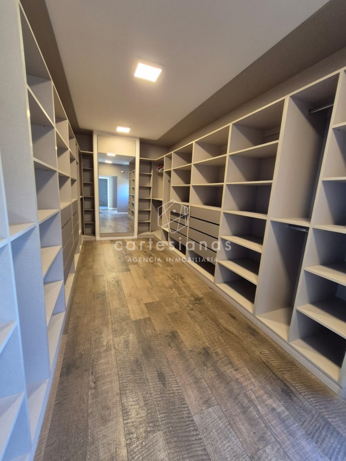 CINCO LOMAS. ALQUILER AMOBLADO ANUAL. CASA DE 3 DORM/ESCRIT/GYM/PILETA