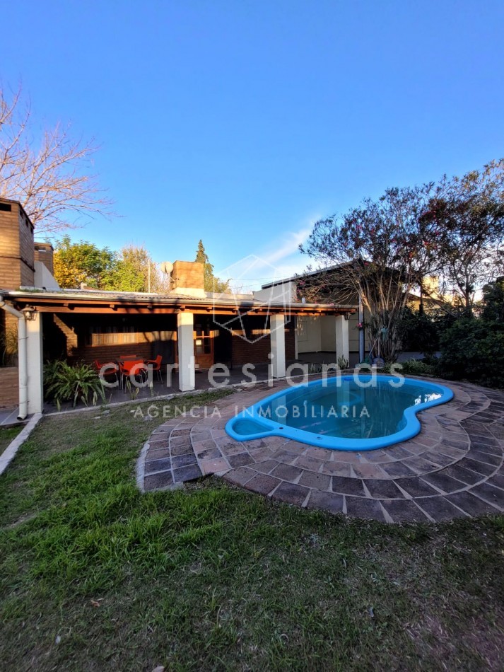 HERMOSA CASA 3 DORM CON/PILETA. VILLA RIVERA INDARTE