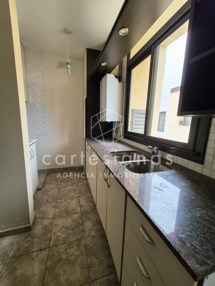 VILLA CARLOS PAZ. CENTRO. DEPTO 2 DORM/2 BAÑOS/COCH. AMENITIES. ESCRITURA/PLANOS.