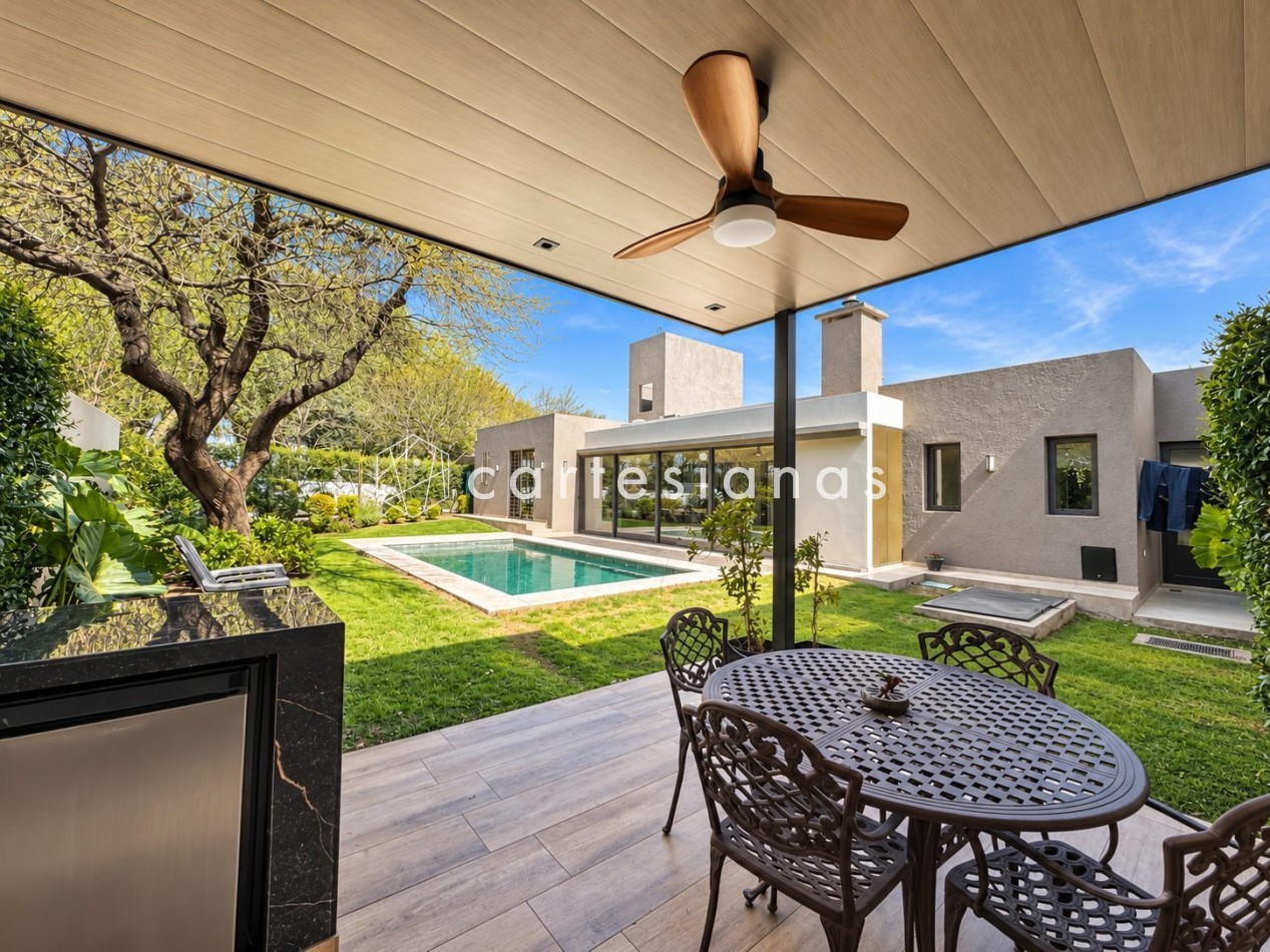 CASA EN PLANTA BAJA. RIBERAS DE MANANTIALES. 3 DORM + ESCR. PILETA CLIMATIZADA. PLANOS Y ESCRITURA