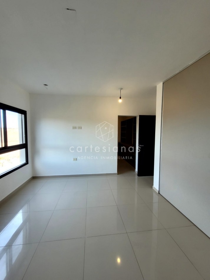 DUPLEX DE 3 DORM CON HERMOSAS VISTAS EN BARRIO PRIVADO LA CUESTA