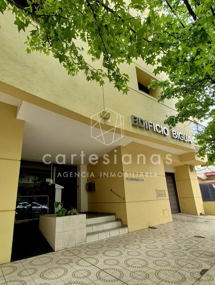 VILLA CARLOS PAZ. CENTRO. DEPTO 2 DORM/2 BAÑOS/COCH. AMENITIES. ESCRITURA/PLANOS.