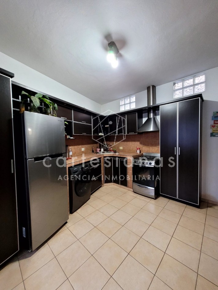 HERMOSA CASA 3 DORM CON/PILETA. VILLA RIVERA INDARTE