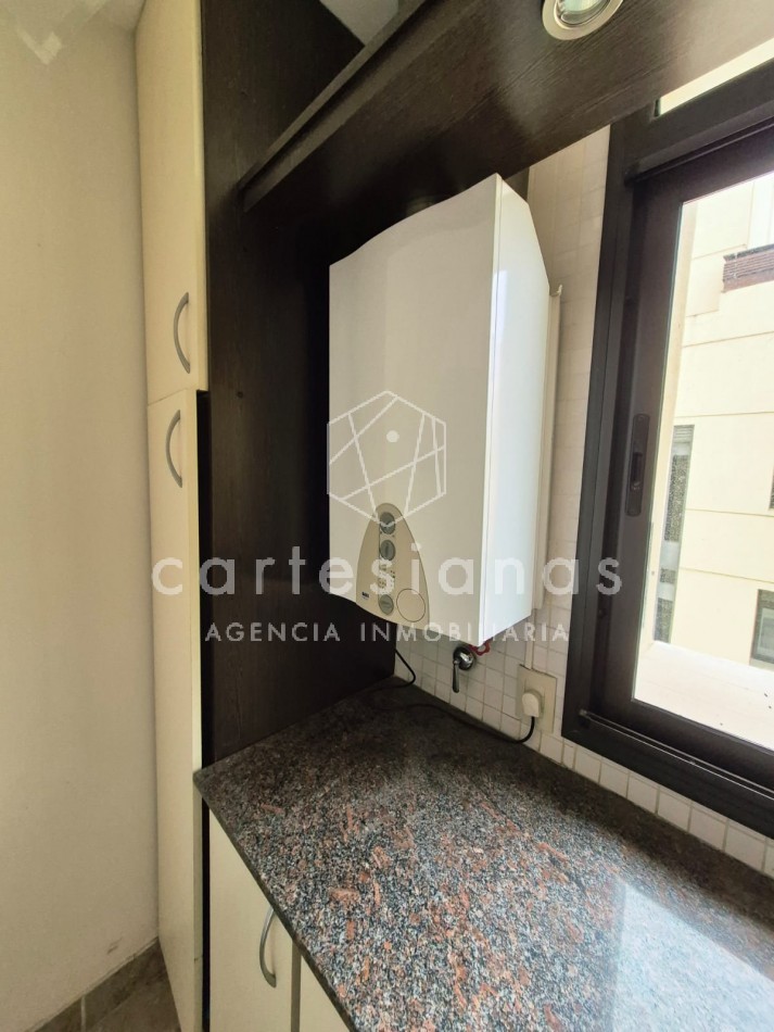 VILLA CARLOS PAZ. CENTRO. DEPTO 2 DORM/2 BAÑOS/COCH. AMENITIES. ESCRITURA/PLANOS.