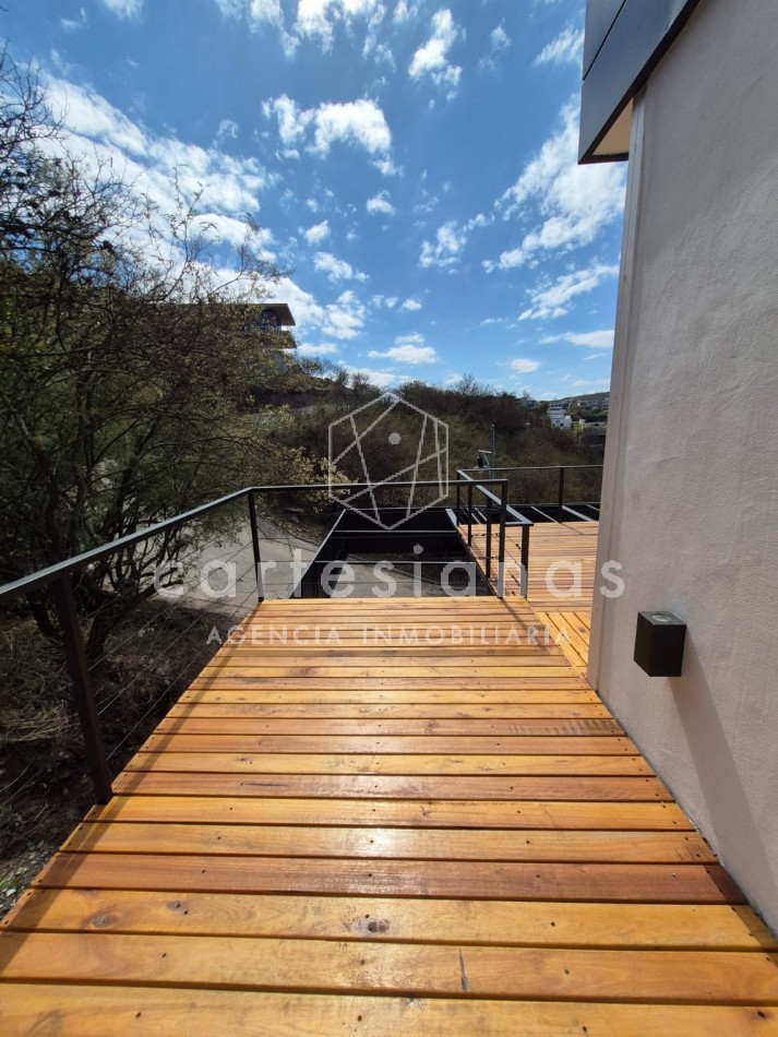 LA CUESTA VILLA RESIDENCIAL. EN VENTA CASA DE 3 DORMITORIOS. 