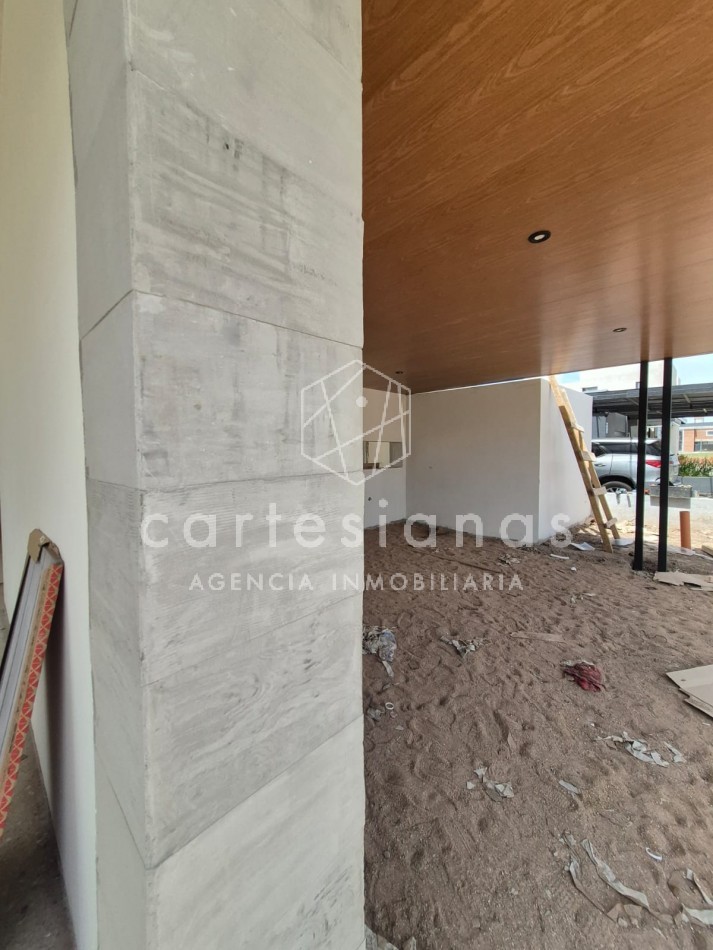CASA EN PLANTA BAJA DE 3 DORMITORIOS. NOBU/DOCTA.
