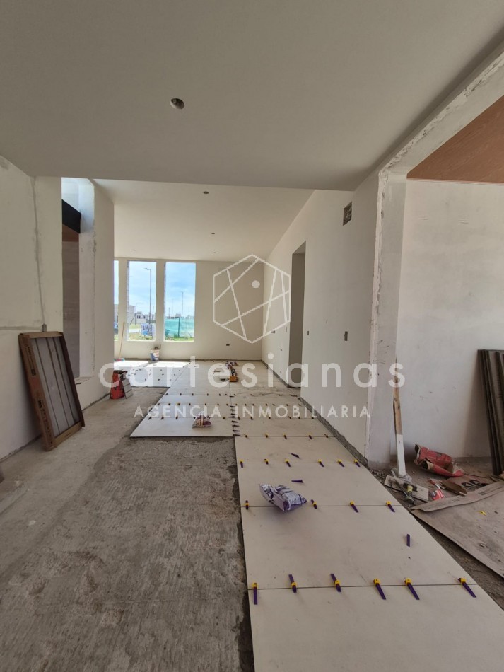CASA EN PLANTA BAJA DE 3 DORMITORIOS. NOBU/DOCTA.