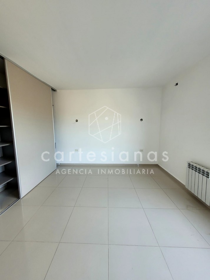 COUNTRY LA CUESTA DUPLEX DE 3 DORM CON HERMOSAS VISTAS!!