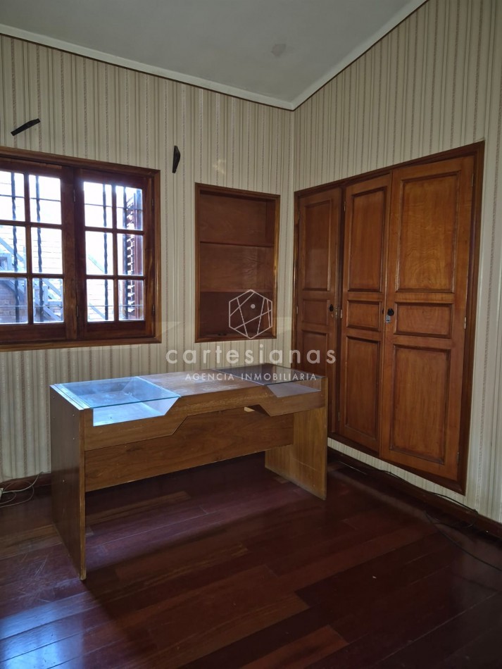 CASA DE 3 DORM+PLAYROOM+OFICINA C/INGRESO INDEP+QUINCHO + DEPENDENCIA - APTO OFICINA/CONSULTORIOS