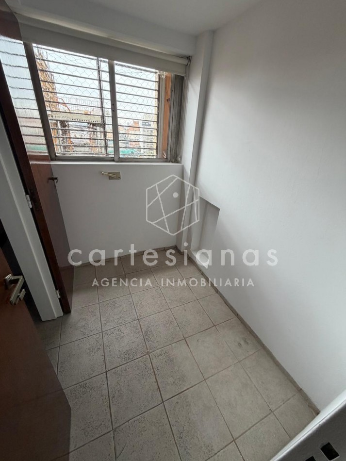 DEPTO 3 DORM SOBRE HIPOLITO YRIGOYEN, FRENTE A PLAZA ESPAÑA | NUEVA CORDOBA