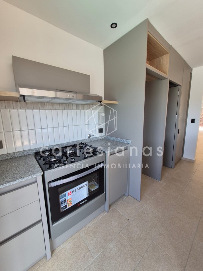 LA CUESTA VILLA RESIDENCIAL. EN VENTA CASA DE 3 DORMITORIOS. 