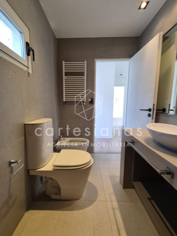 LA CUESTA VILLA RESIDENCIAL. EN VENTA CASA DE 3 DORMITORIOS. 