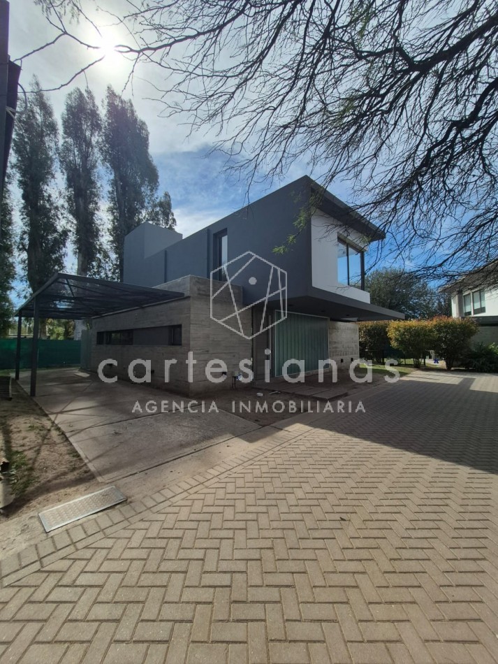 HOUSING LA CAROLINA H2 CASA DE 3 DORM EN VENTA