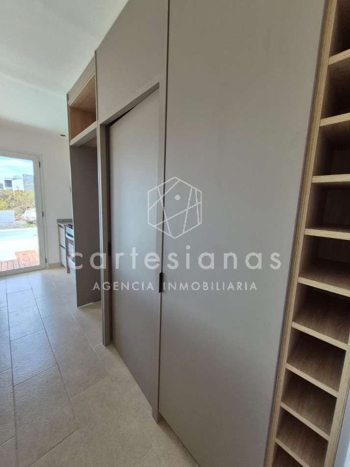 LA CUESTA VILLA RESIDENCIAL. EN VENTA CASA DE 3 DORMITORIOS. 