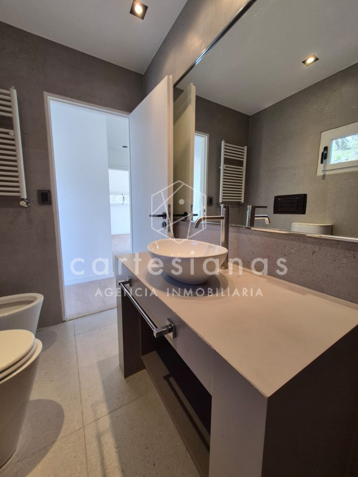 LA CUESTA VILLA RESIDENCIAL. EN VENTA CASA DE 3 DORMITORIOS. 