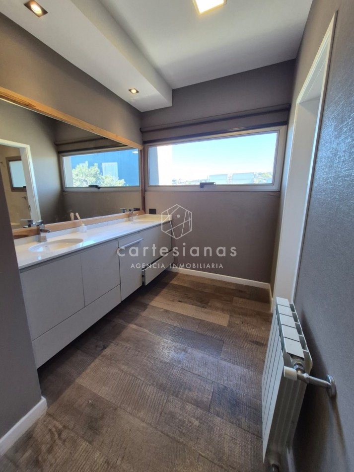 CINCO LOMAS. ALQUILER AMOBLADO ANUAL. CASA DE 3 DORM/ESCRIT/GYM/PILETA