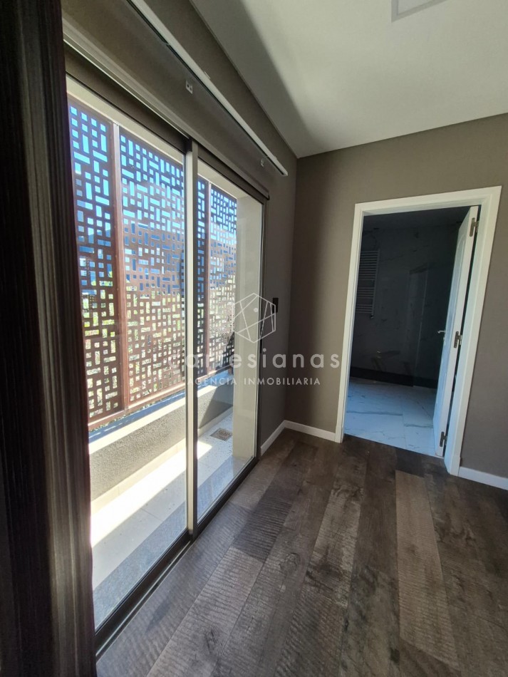 CINCO LOMAS. ALQUILER AMOBLADO ANUAL. CASA DE 3 DORM/ESCRIT/GYM/PILETA