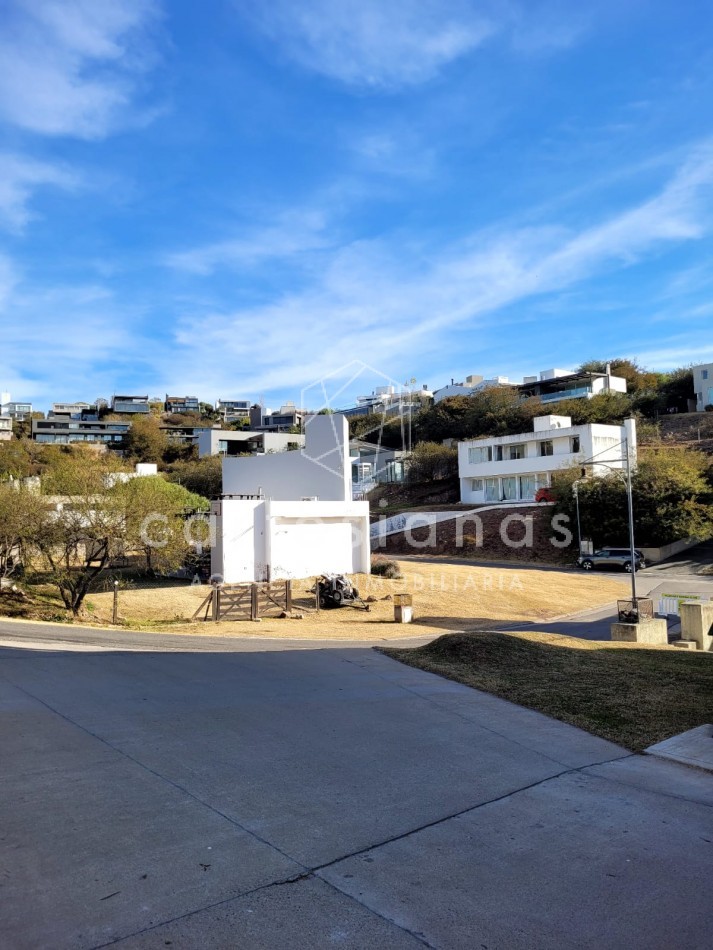 COUNTRY LA CUESTA DUPLEX DE 3 DORM CON HERMOSAS VISTAS!!