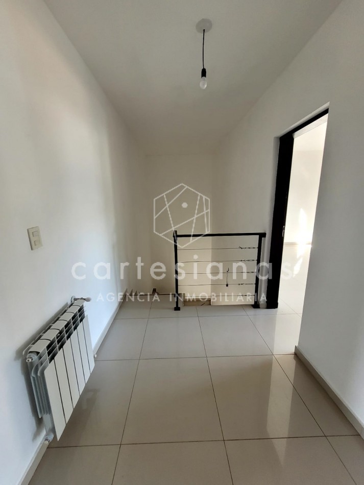 COUNTRY LA CUESTA DUPLEX DE 3 DORM CON HERMOSAS VISTAS!!