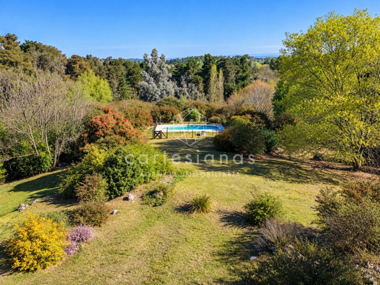 VILLA BERNA. EN VENTA PROPIEDAD DE 2,5 HECTAREAS CON 2 CABAÑAS.