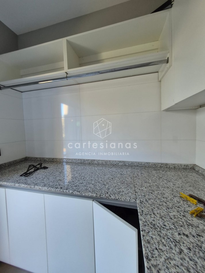 CINCO LOMAS. ALQUILER AMOBLADO ANUAL. CASA DE 3 DORM/ESCRIT/GYM/PILETA
