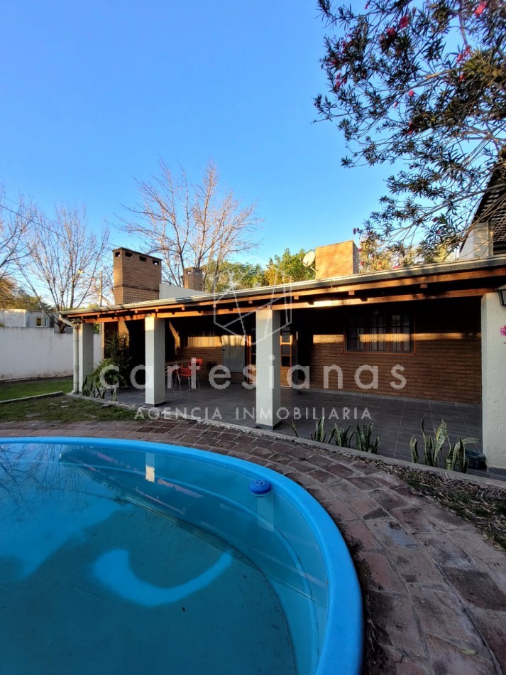 HERMOSA CASA 3 DORM CON/PILETA. VILLA RIVERA INDARTE