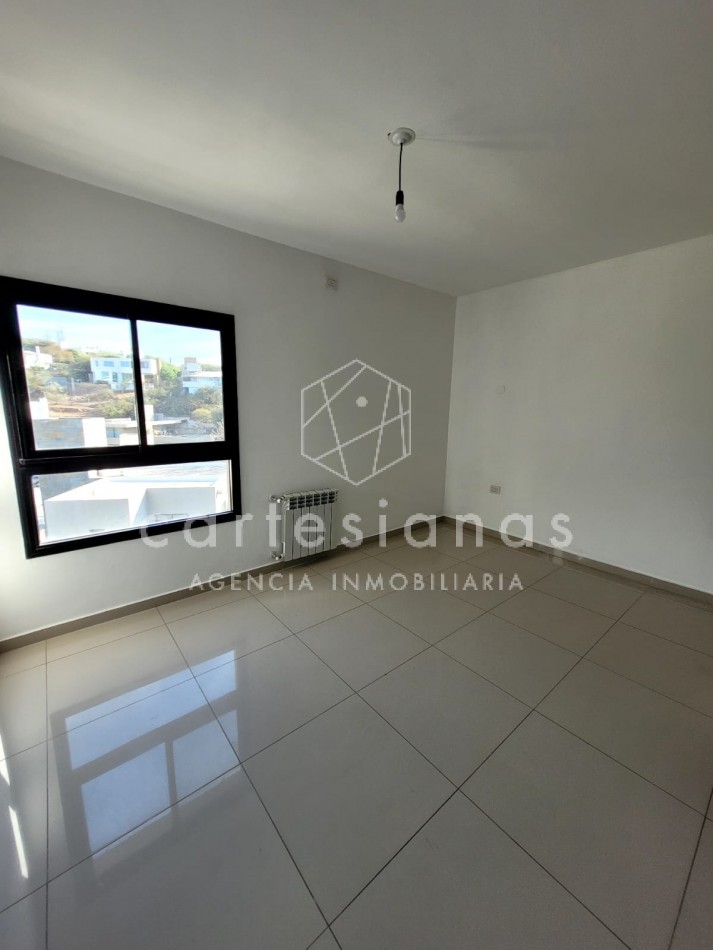 COUNTRY LA CUESTA DUPLEX DE 3 DORM CON HERMOSAS VISTAS!!