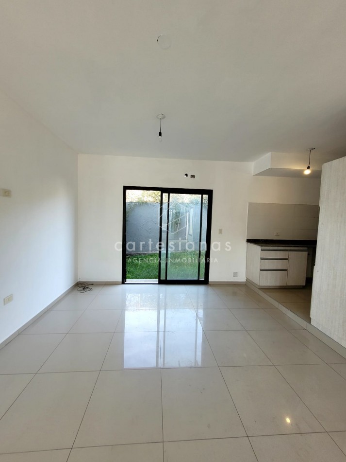 DUPLEX DE 3 DORM CON HERMOSAS VISTAS EN BARRIO PRIVADO LA CUESTA
