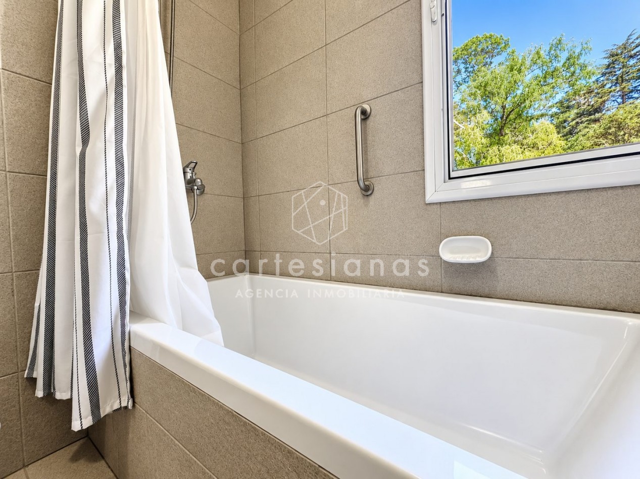 VILLA BERNA. EN VENTA PROPIEDAD DE 2,5 HECTAREAS CON 2 CABAÑAS.