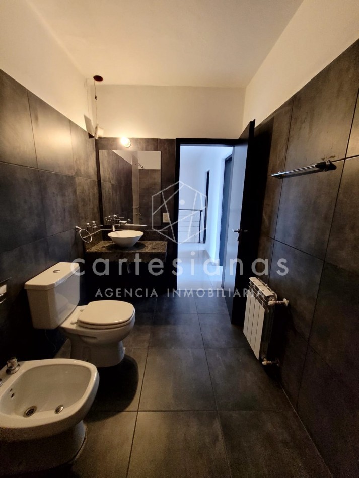 COUNTRY LA CUESTA DUPLEX DE 3 DORM CON HERMOSAS VISTAS!!