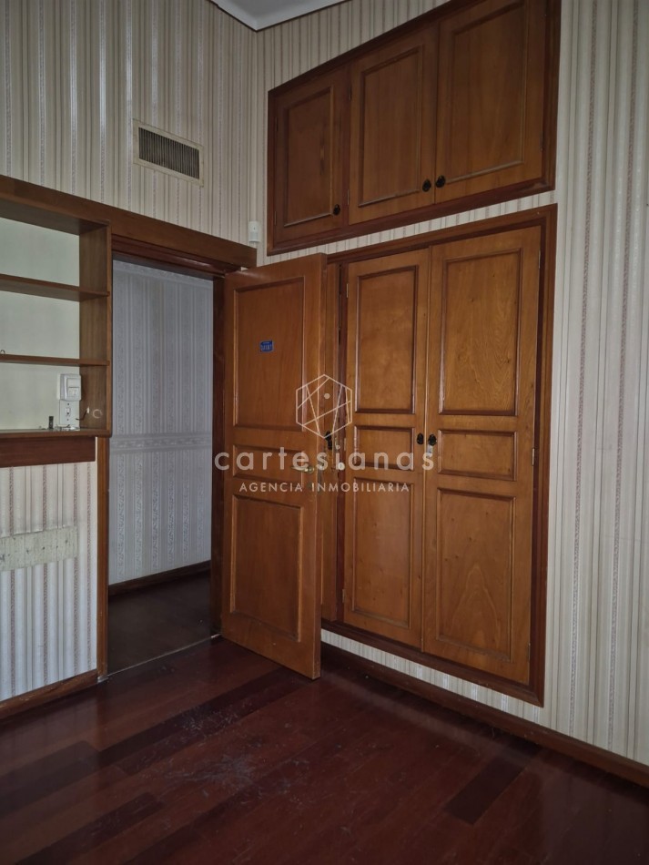 CASA DE 3 DORM+PLAYROOM+OFICINA C/INGRESO INDEP+QUINCHO + DEPENDENCIA - APTO OFICINA/CONSULTORIOS
