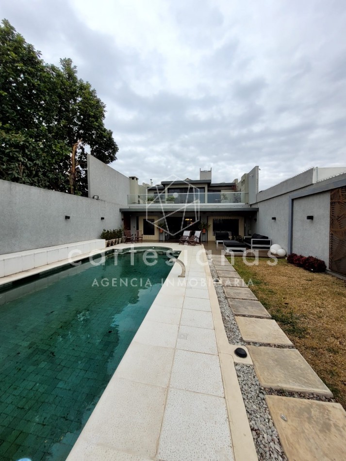 MAIPU 1° SECC HERMOSA CASA DE 4 DORM C/PILETA A POCAS CUADRAS DEL PARQUE SARMIENTO