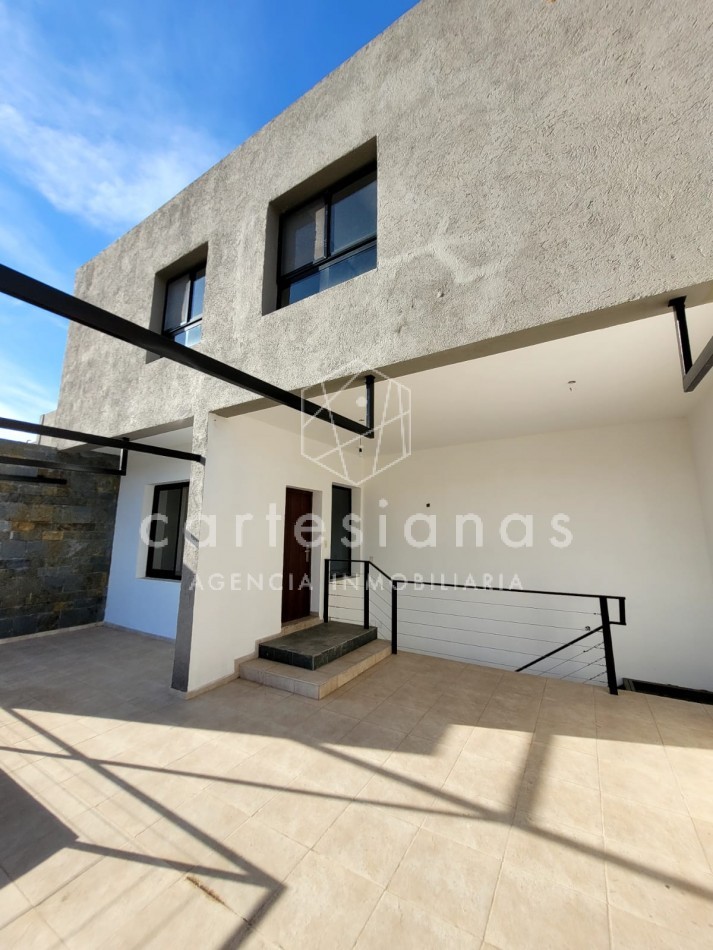 COUNTRY LA CUESTA DUPLEX DE 3 DORM CON HERMOSAS VISTAS!!