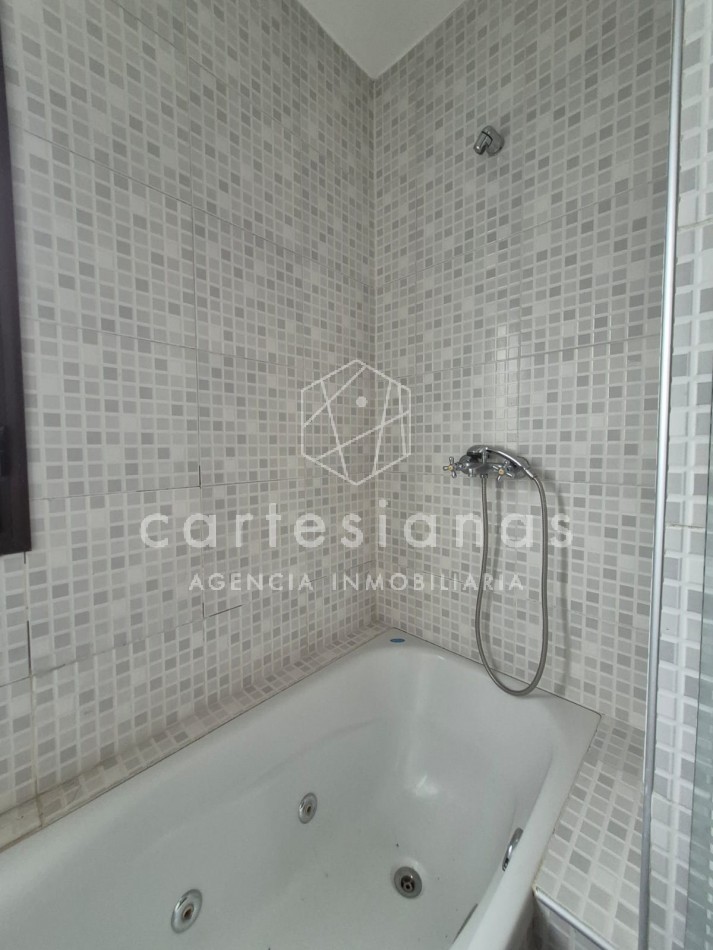 VILLA CARLOS PAZ. CENTRO. DEPTO 2 DORM/2 BAÑOS/COCH. AMENITIES. ESCRITURA/PLANOS.