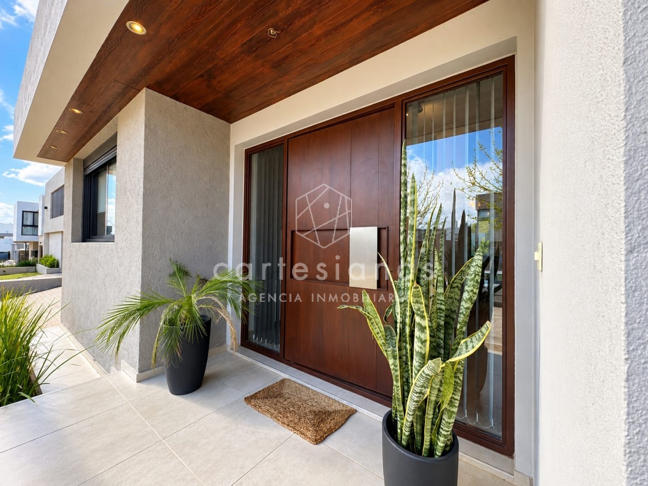 CASA EN PLANTA BAJA. RIBERAS DE MANANTIALES. 3 DORM + ESCR. PILETA CLIMATIZADA. PLANOS Y ESCRITURA