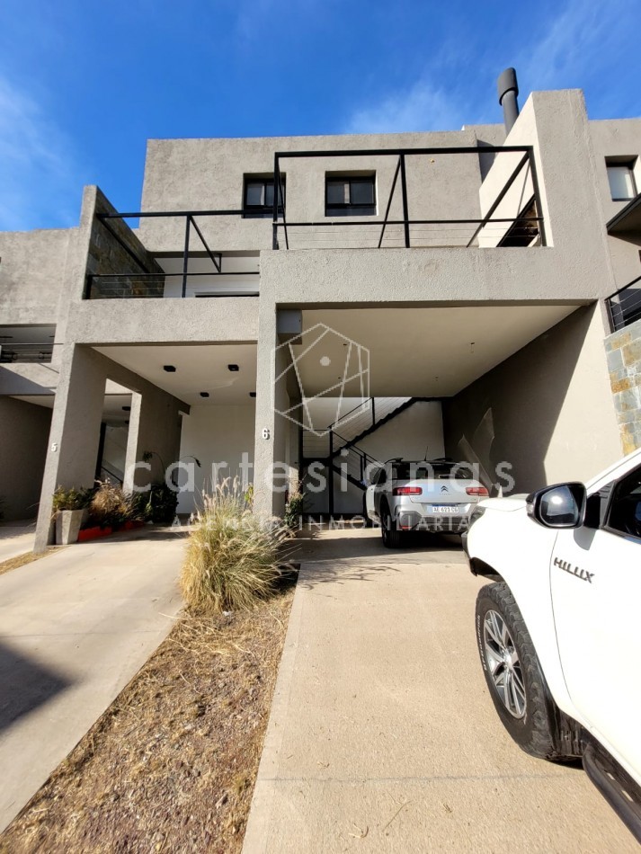 COUNTRY LA CUESTA DUPLEX DE 3 DORM CON HERMOSAS VISTAS!!