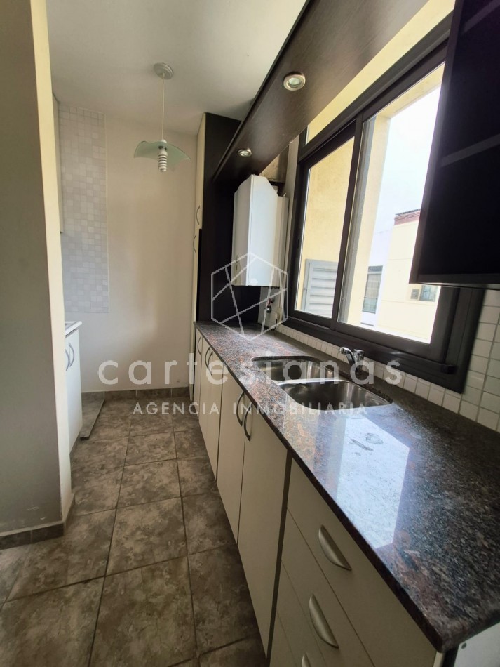 VILLA CARLOS PAZ. CENTRO. DEPTO 2 DORM/2 BAÑOS/COCH. AMENITIES. ESCRITURA/PLANOS.