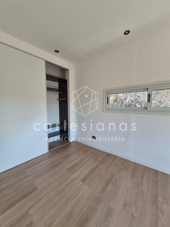 LA CUESTA VILLA RESIDENCIAL. EN VENTA CASA DE 3 DORMITORIOS. 