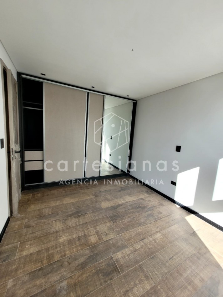 ALQUILER CASA EN HOUSING MAREMMA B° LA CAROLINA - CATEGORIA